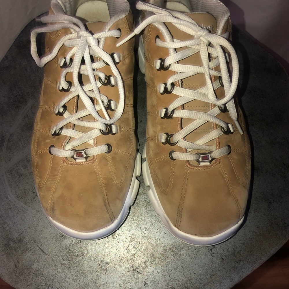 Reebok tan suede chunky white sole shoes Size 11 Vintage - Picture 4 of 9